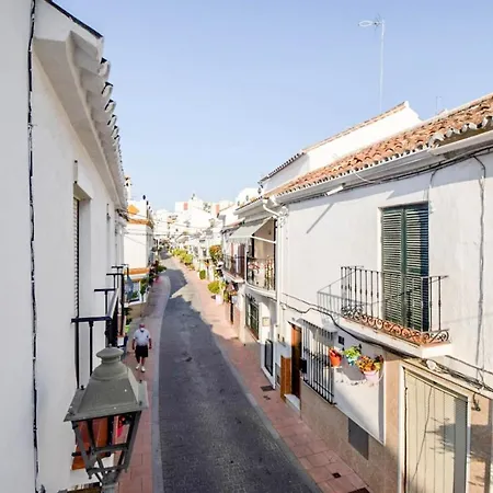 Casares 9 *